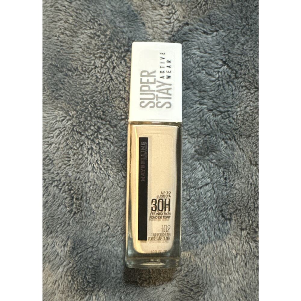 Maybelline Super Stay Active Wear Foundation 102 Fair Porcelain • NEW